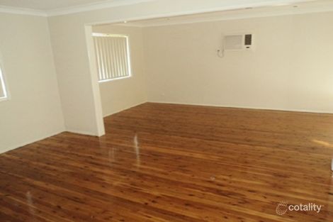 Property photo of 9 Lewin Crescent Bradbury NSW 2560