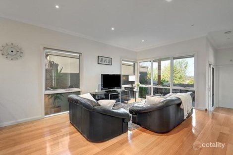 Property photo of 2/10 The Crest Bulleen VIC 3105