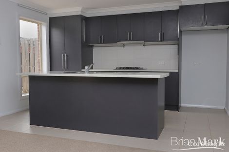 Property photo of 61 Eltham Parade Manor Lakes VIC 3024