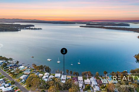 Property photo of 10 Bambury Avenue Summerland Point NSW 2259