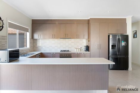 Property photo of 12 Riverina Boulevard Brookfield VIC 3338