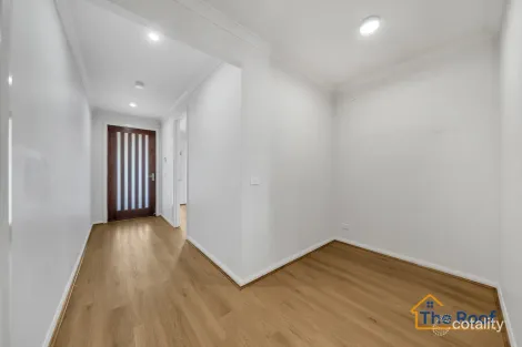 Property photo of 10 Elm Drive Fraser Rise VIC 3336