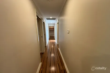 Property photo of 18 Woolley Close Thornton NSW 2322