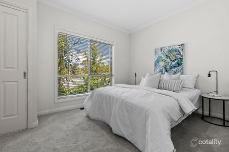 Property photo of 8 Rangeview Green Doreen VIC 3754