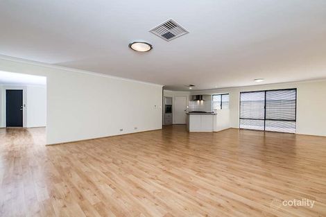 Property photo of 16 Sundowner Meander Banksia Grove WA 6031