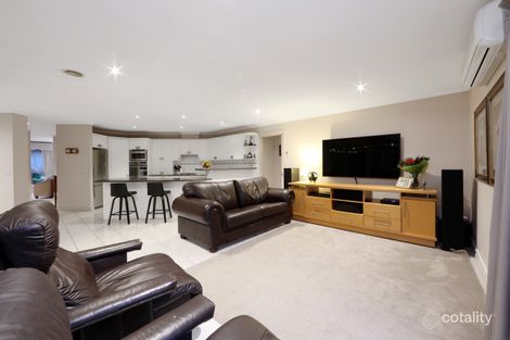 Property photo of 10 Narrawong Close Rowville VIC 3178