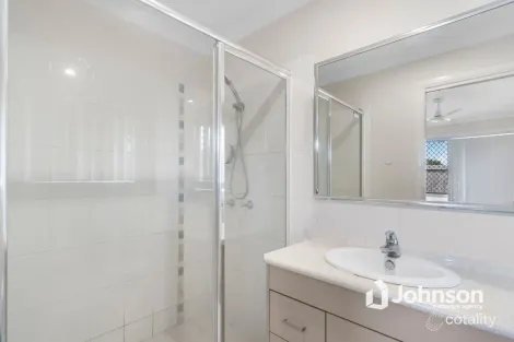 Property photo of 17 Arif Place Heritage Park QLD 4118