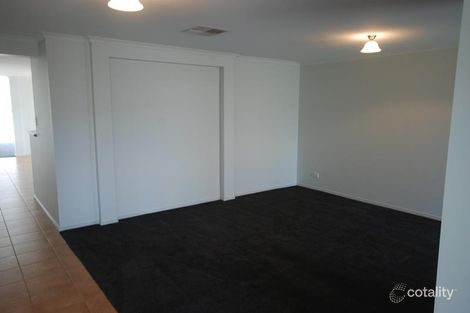 Property photo of 18 Walla Place Glenfield Park NSW 2650