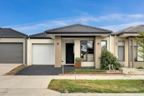 13 Gulliver Dr, Officer, VIC 3809