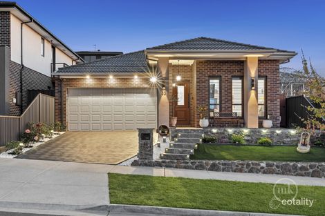 Property photo of 33 Elderfield Circuit Doreen VIC 3754