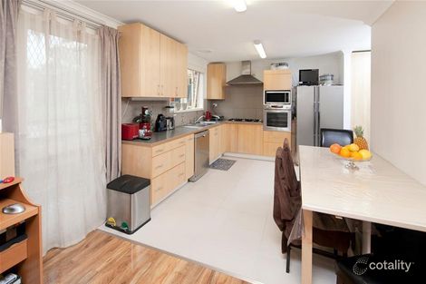 Property photo of 2 Mildura Crescent Endeavour Hills VIC 3802