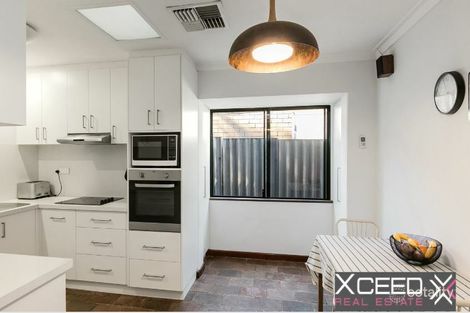 Property photo of 10 Burke Place Orelia WA 6167