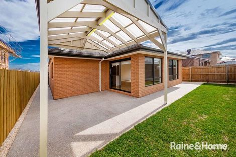 Property photo of 12 Riders Circuit Aintree VIC 3336