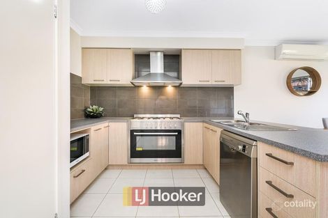 Property photo of 8 Noorat Place Cranbourne North VIC 3977