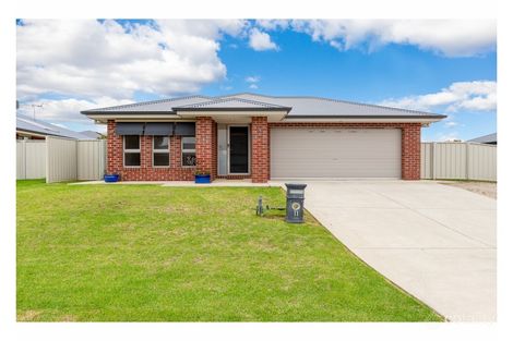 11 Darling St, West Wodonga, VIC 3690