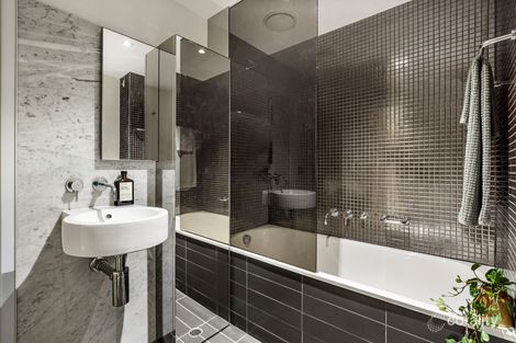 Property photo of 212/539 St Kilda Road Melbourne VIC 3004