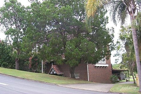 17 Wildash St, Southport, QLD 4215