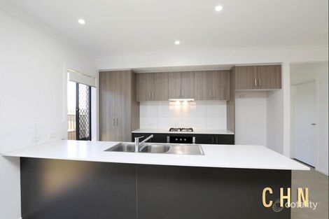 Property photo of 13 Hinkler Crescent Brookfield VIC 3338