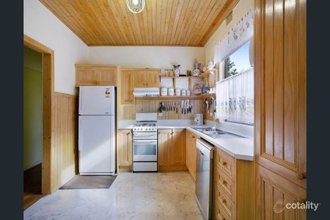 Property photo of 1 Finton Grove Reservoir VIC 3073