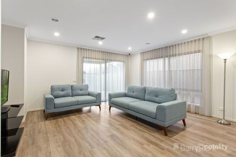 Property photo of 14 Ballymarang Chase Cranbourne West VIC 3977