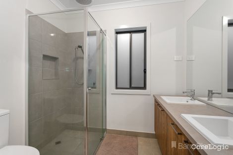 Property photo of 14 Ballymarang Chase Cranbourne West VIC 3977