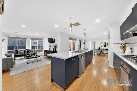 Property photo of 5 Radiata Close Manor Lakes VIC 3024