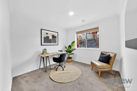 Property photo of 5 Radiata Close Manor Lakes VIC 3024