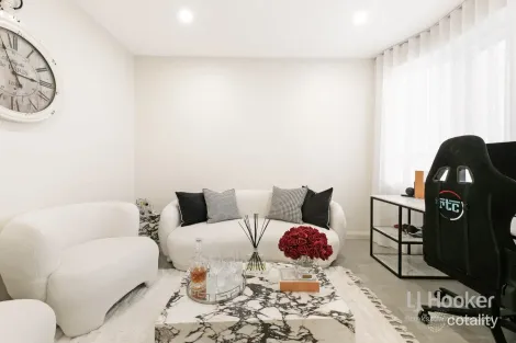 Property photo of 19A Illawong Crescent Greenacre NSW 2190