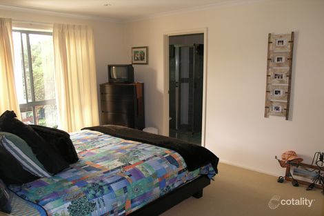 Property photo of 10 Yumba Avenue Ngunnawal ACT 2913