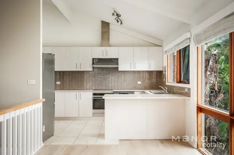 Property photo of 32 Greenbank Drive Glenhaven NSW 2156