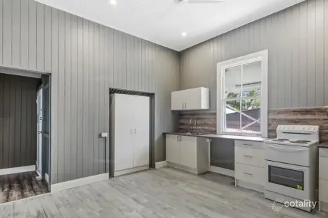 Property photo of 15 Warwick Road Ipswich QLD 4305