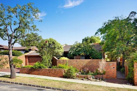 15 Lynedoch Ave, St Kilda East, VIC 3183