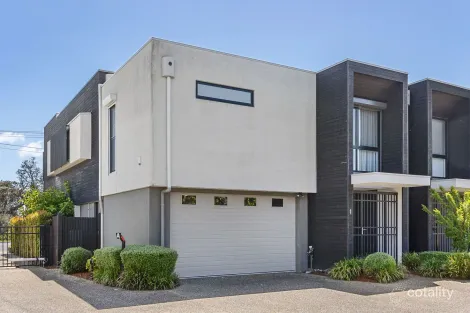 Property photo of 1/2 Nepean Highway Dromana VIC 3936