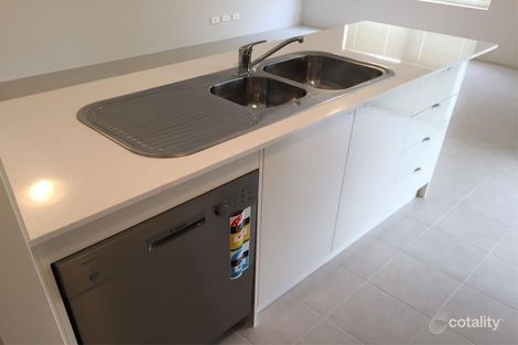 Property photo of 10 Monet Lane Success WA 6164