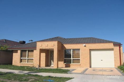 Property photo of 63 Bowral Loop Craigieburn VIC 3064