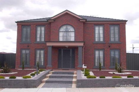 17 Pinnaroo Cres, Burnside, VIC 3023