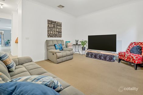Property photo of 18 William Hovell Pass Craigieburn VIC 3064