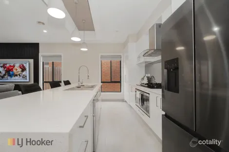 Property photo of 7 Pickering Street Mickleham VIC 3064