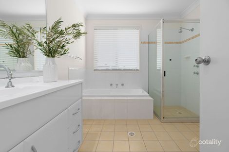 Property photo of 18 Glenoak Way Nowra Hill NSW 2540