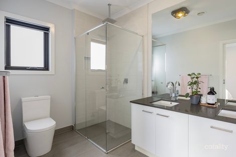 Property photo of 48 Inspiration Circuit Pakenham VIC 3810