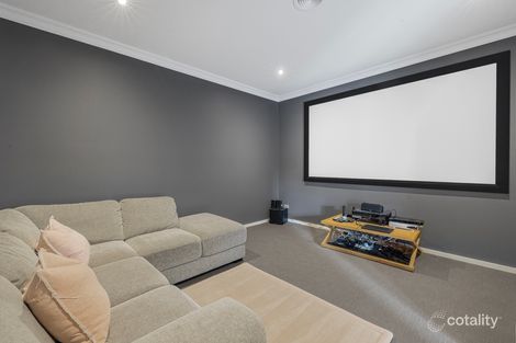 Property photo of 48 Inspiration Circuit Pakenham VIC 3810