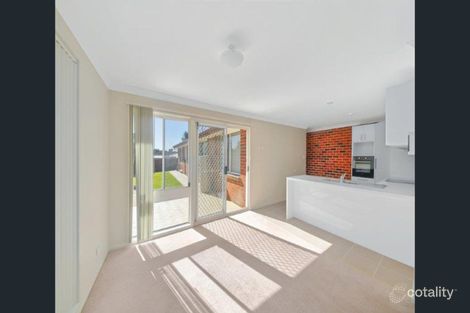 Property photo of 1/325 Copperfield Drive Rosemeadow NSW 2560