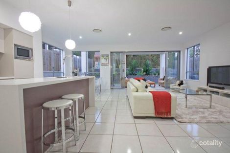 Property photo of 10 Avesnes Street Holland Park QLD 4121