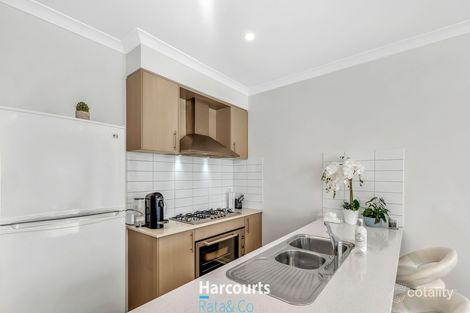 Property photo of 5 Cobungra Grove Wollert VIC 3750