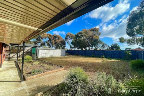 Property photo of 18 Dunai Walk Delahey VIC 3037