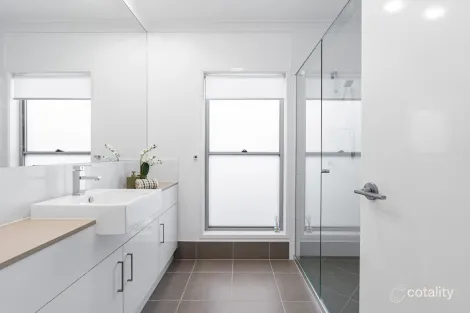 Property photo of 108 Melville Terrace Manly QLD 4179