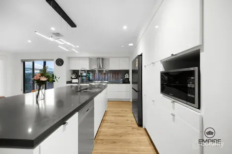 Property photo of 49 Fitzwilliam Circuit Clyde North VIC 3978