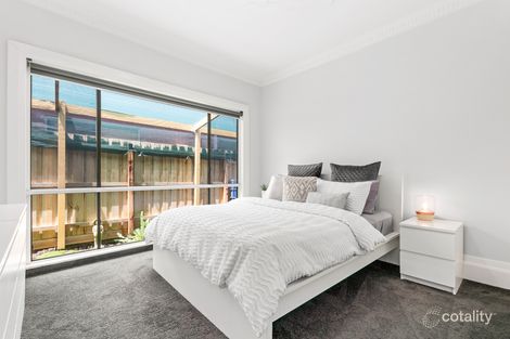 Property photo of 33 Rosshire Road Newport VIC 3015