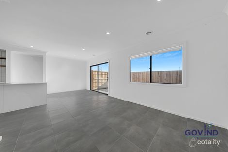 Property photo of 7 Frangipani Way Mickleham VIC 3064