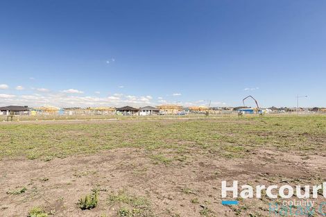 Property photo of 11 Yarrowee Crescent Wollert VIC 3750